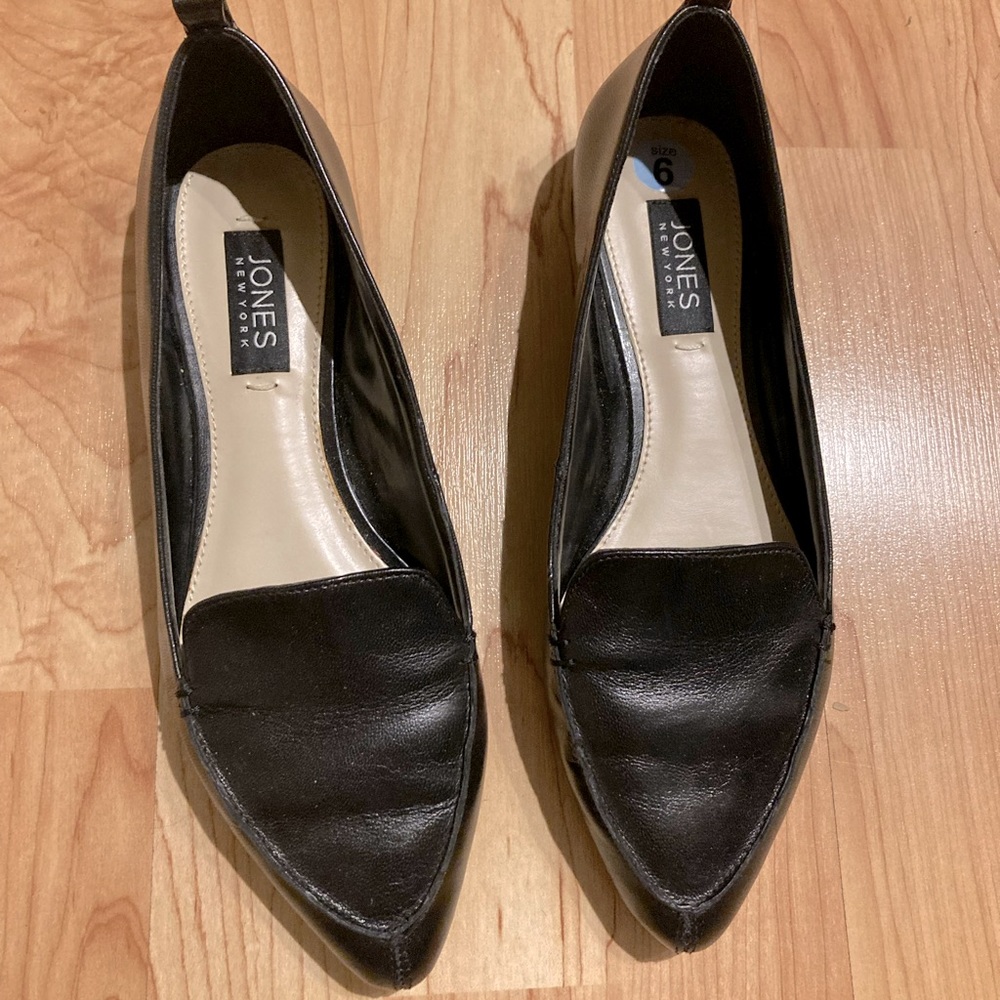 JONES NY Samantha Pointed Flats Loafer